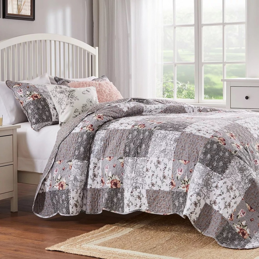 Barefoot Bungalow Giulia Twin Quilt/Pillow Set Grey Floral Patchwork Cottagecore